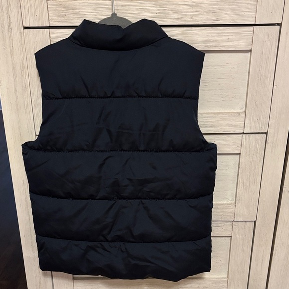 Old Navy Boy’s puffer vest - Picture 2 of 6